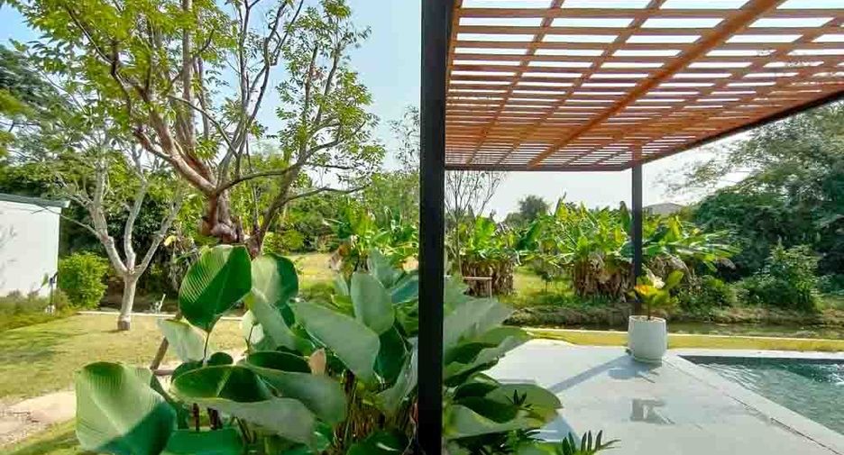 For sale 3 bedrooms villa in Saraphi, Chiang Mai