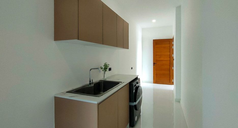 For sale 3 bedrooms villa in Saraphi, Chiang Mai