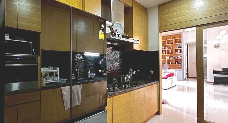 Haus zum Kauf mit 3 Zimmer in Bang Lamung, Chonburi