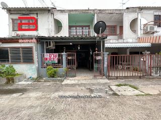 For sale 2 ベッドルーム townhouse in Saphan Sung, Bangkok
