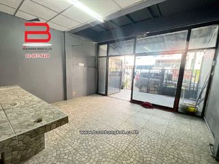 For sale 2 ベッドルーム townhouse in Saphan Sung, Bangkok