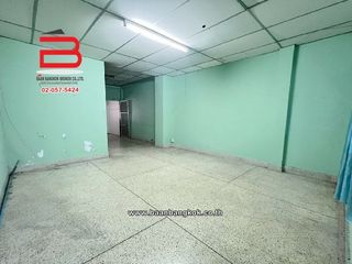 For sale 2 ベッドルーム townhouse in Saphan Sung, Bangkok