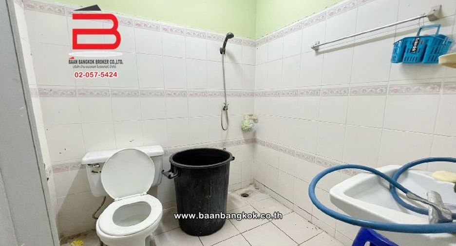Reihenhaus zum Kauf mit 2 Zimmer in Saphan Sung, Bangkok