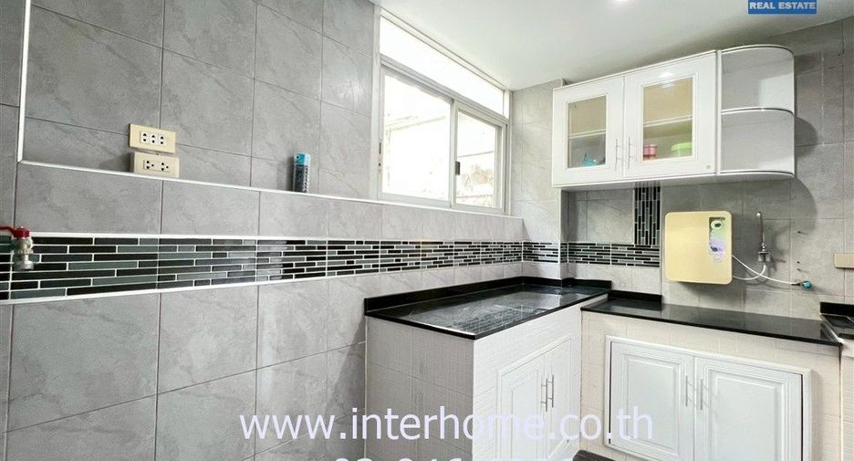 For rent and for sale 3 bedrooms townhouse in Pak Kret, Nonthaburi