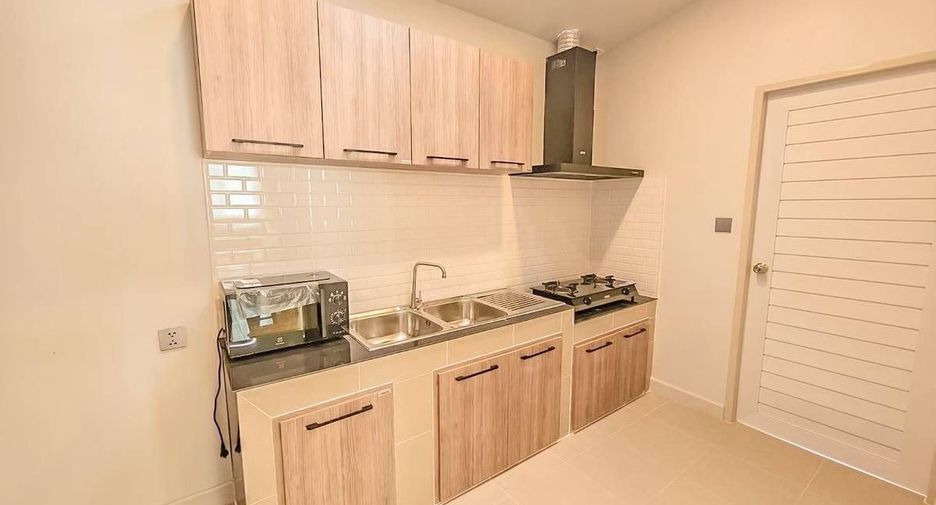 For rent 3 bedrooms house in San Kamphaeng, Chiang Mai