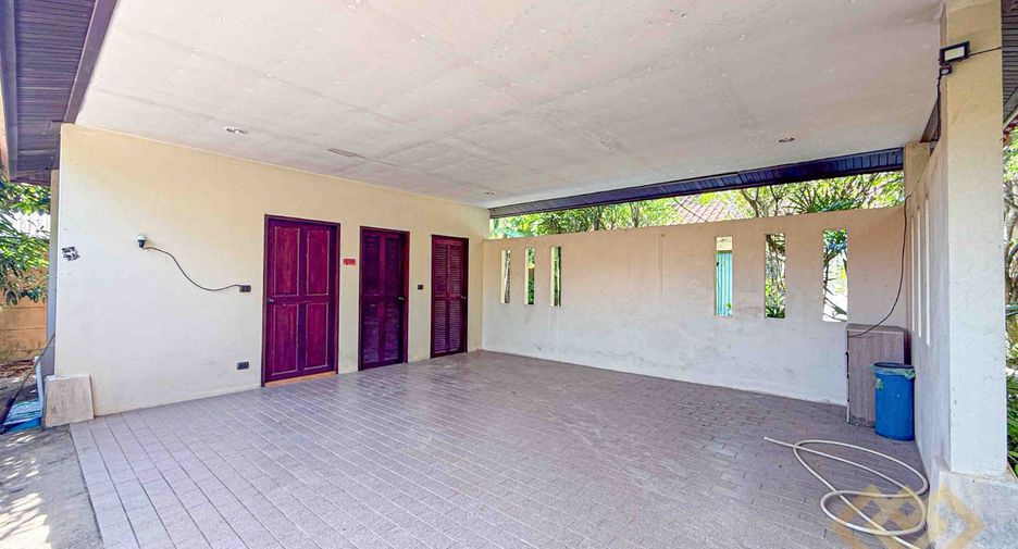Casa en alquiler de 3 habitaciones en Sattahip, Chonburi
