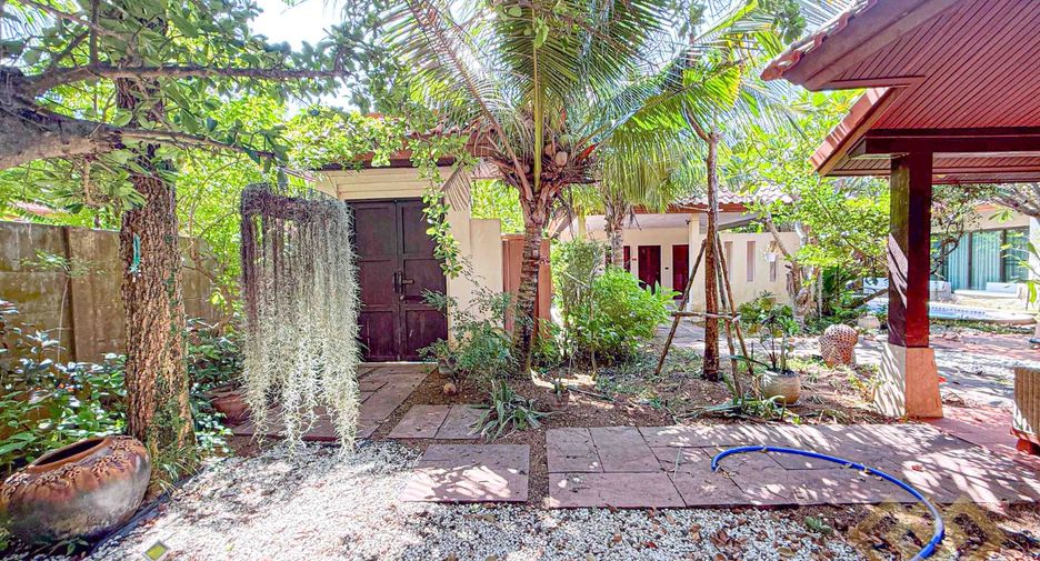 Casa en alquiler de 3 habitaciones en Sattahip, Chonburi