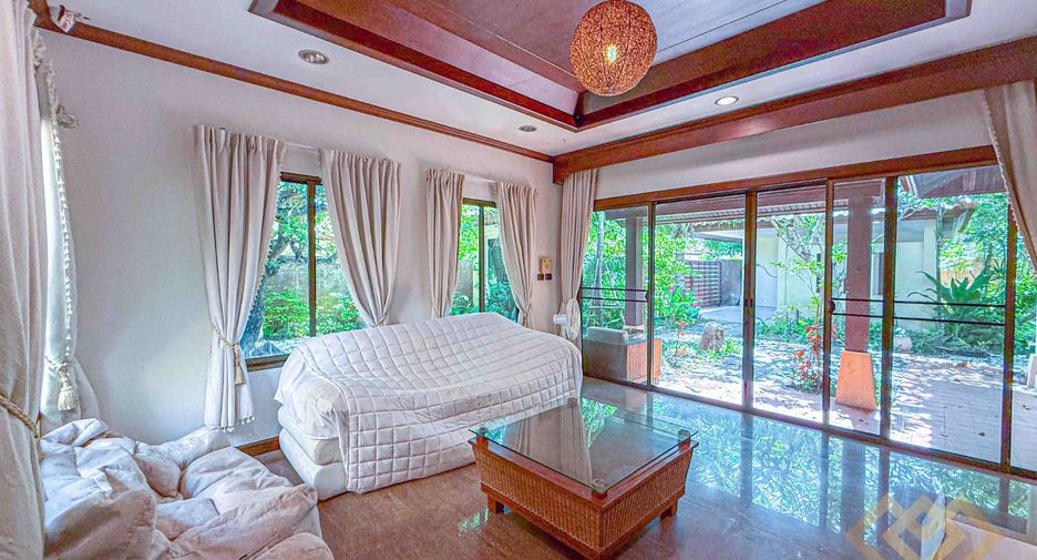 Casa en alquiler de 3 habitaciones en Sattahip, Chonburi