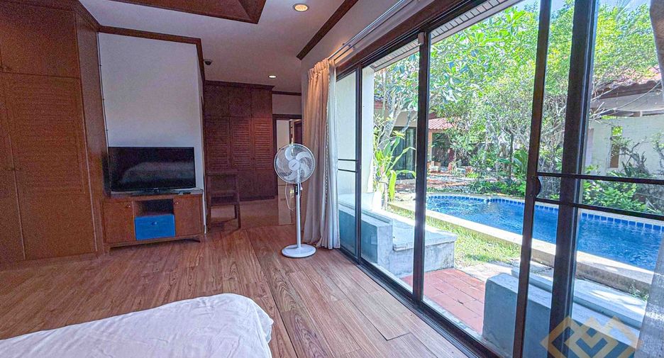 Casa en alquiler de 3 habitaciones en Sattahip, Chonburi