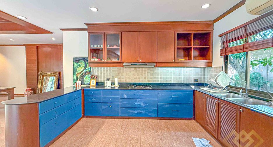 Casa en alquiler de 3 habitaciones en Sattahip, Chonburi