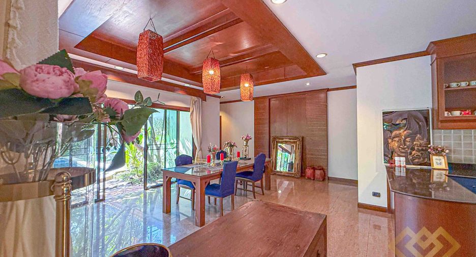 Casa en alquiler de 3 habitaciones en Sattahip, Chonburi