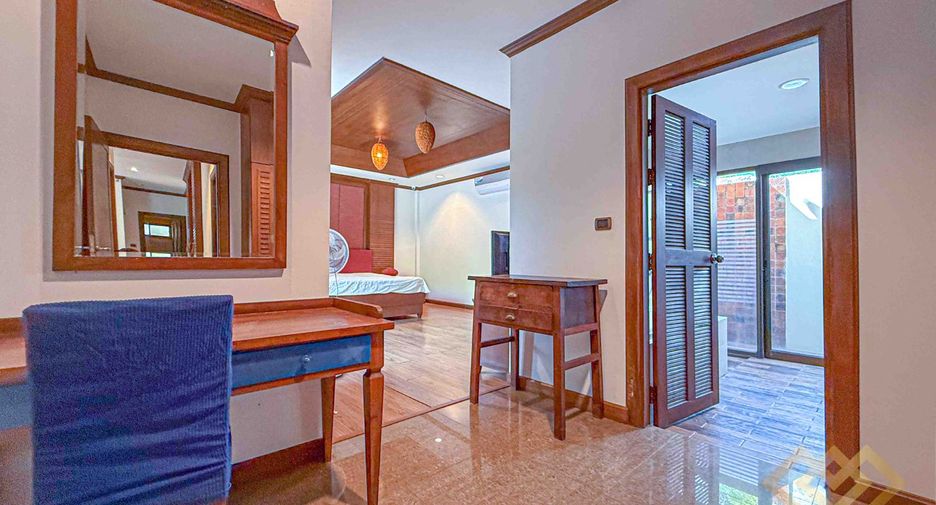 Casa en alquiler de 3 habitaciones en Sattahip, Chonburi
