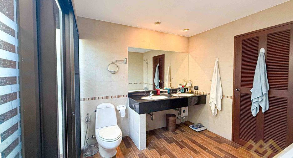 Casa en alquiler de 3 habitaciones en Sattahip, Chonburi