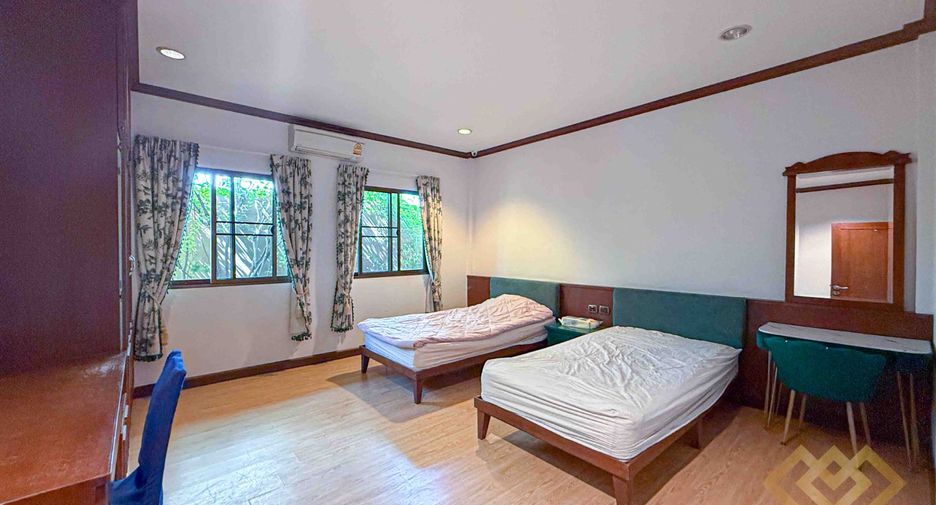 Casa en alquiler de 3 habitaciones en Sattahip, Chonburi