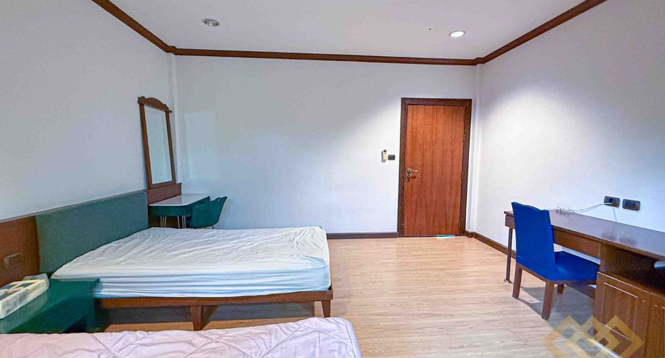 Casa en alquiler de 3 habitaciones en Sattahip, Chonburi