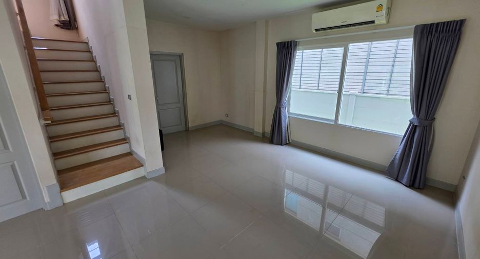 For sale 4 bedrooms house in Khlong Luang, Pathum Thani
