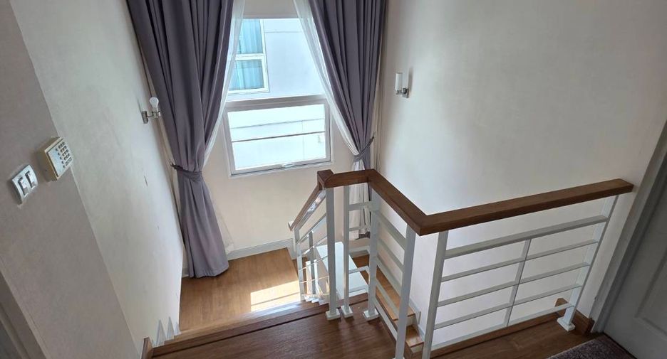 For sale 4 bedrooms house in Khlong Luang, Pathum Thani