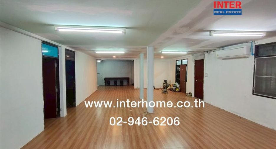 For rent 7 bedrooms house in Wang Thonglang, Bangkok