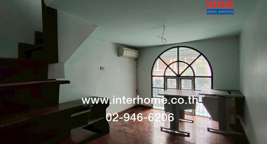 For rent 7 bedrooms house in Wang Thonglang, Bangkok