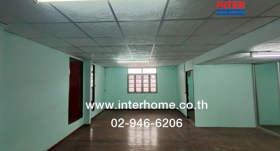 For rent 7 bedrooms house in Wang Thonglang, Bangkok