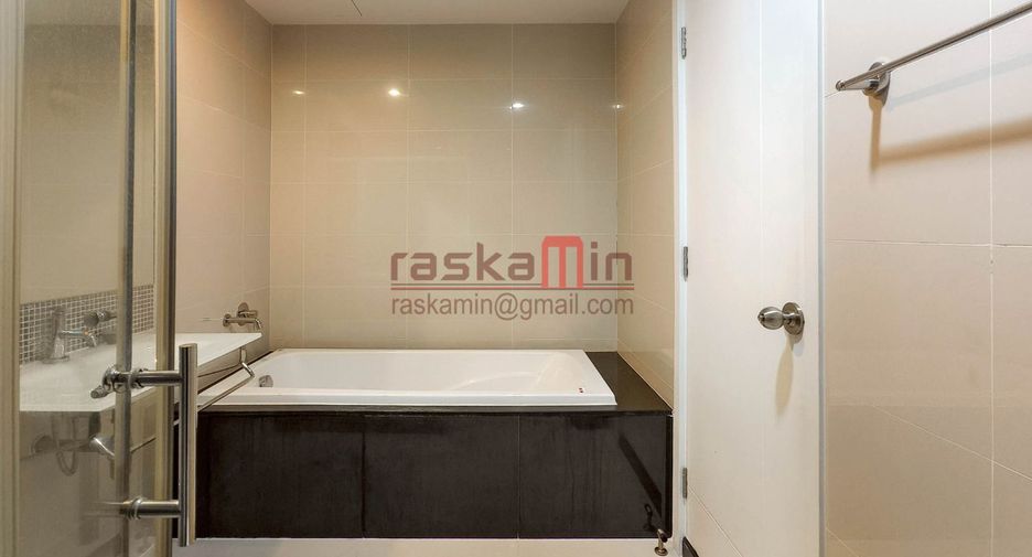 For rent 3 bedrooms condo in Bang Lamung, Chonburi
