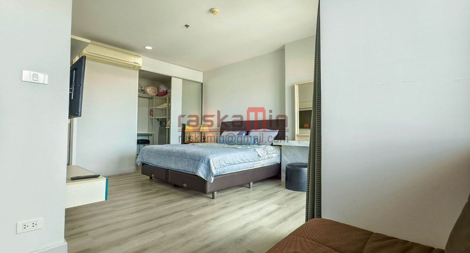 For rent 3 bedrooms condo in Bang Lamung, Chonburi