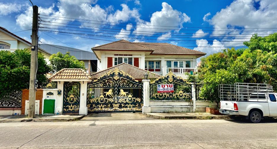 For sale 4 bedrooms house in Mueang Nonthaburi, Nonthaburi