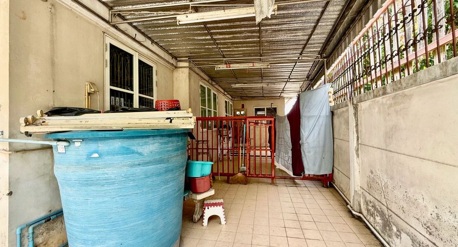 For sale 4 bedrooms house in Mueang Nonthaburi, Nonthaburi