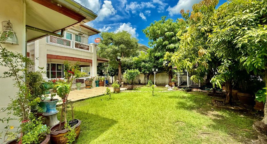 For sale 4 bedrooms house in Mueang Nonthaburi, Nonthaburi