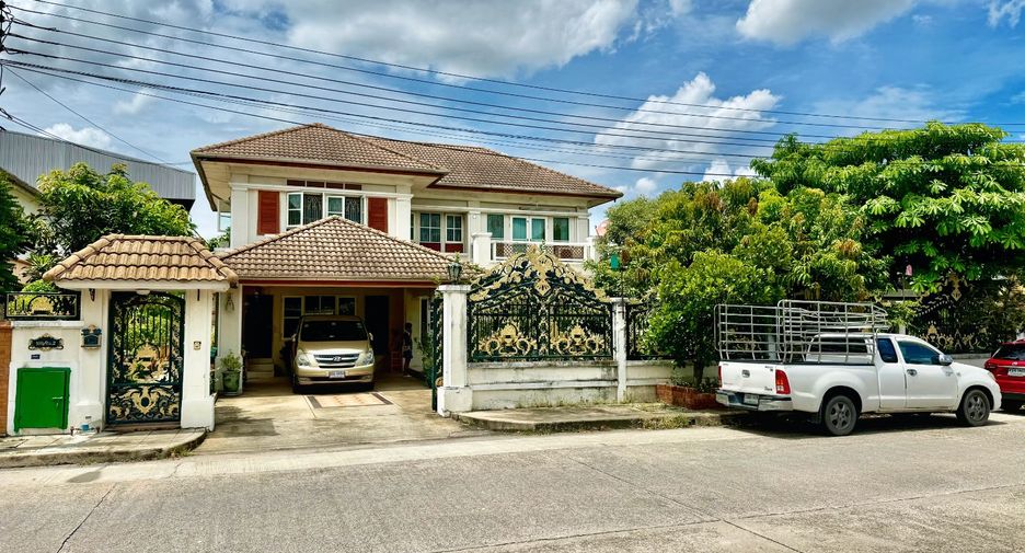 For sale 4 bedrooms house in Mueang Nonthaburi, Nonthaburi