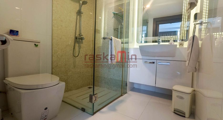 For rent and for sale 1 bed condo in Bang Lamung, Chonburi