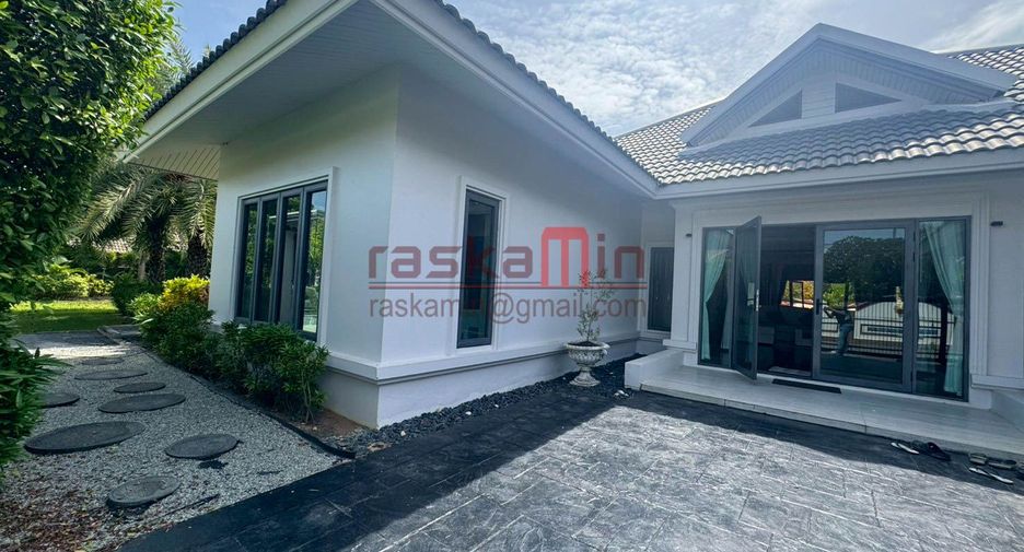 Villa zum Kauf mit 3 Zimmer in Bang Lamung, Chonburi