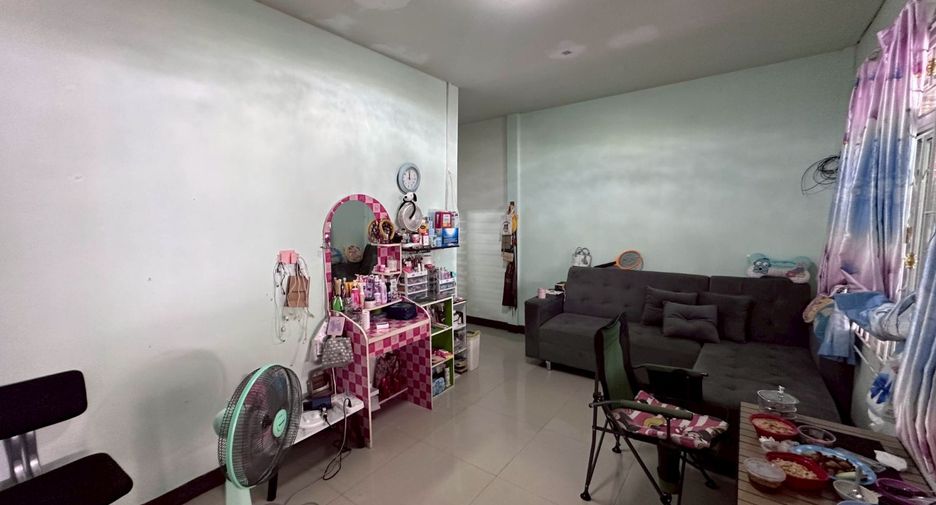 For sale 2 bedrooms townhouse in Bang Lamung, Chonburi