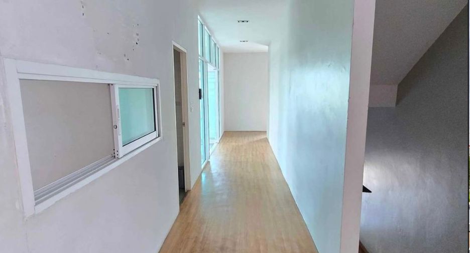 For sale office in Saphan Sung, Bangkok