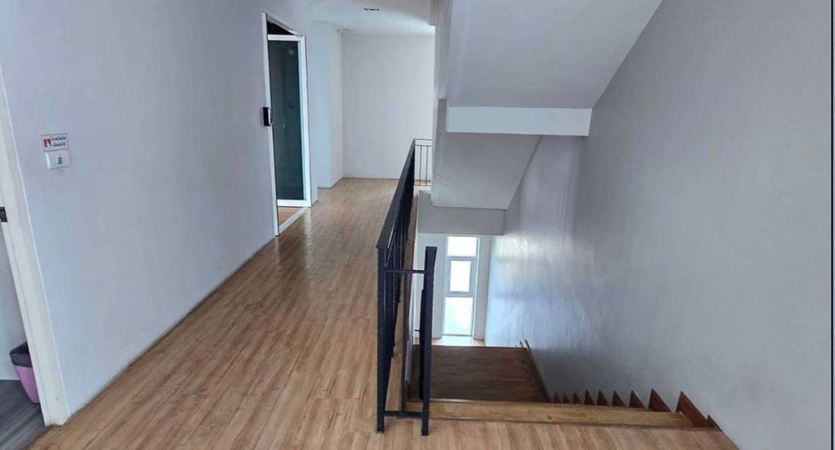 For sale office in Saphan Sung, Bangkok