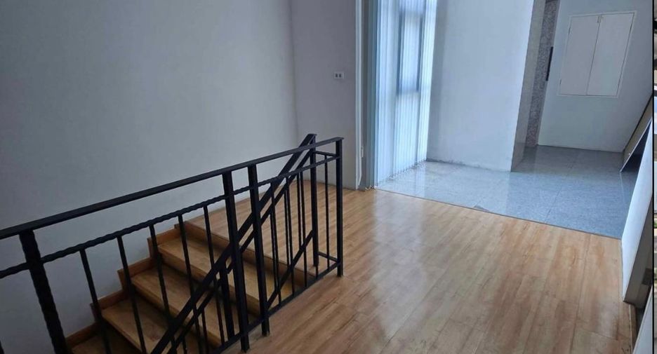 For sale office in Saphan Sung, Bangkok