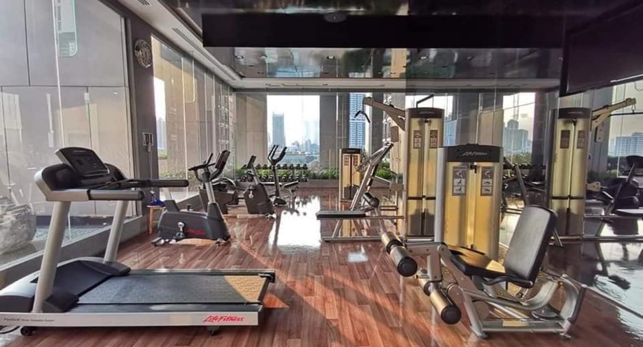 For sale 1 bed condo in Khlong Toei, Bangkok