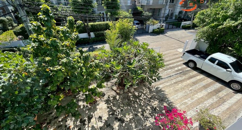 For sale 4 bedrooms house in Prawet, Bangkok