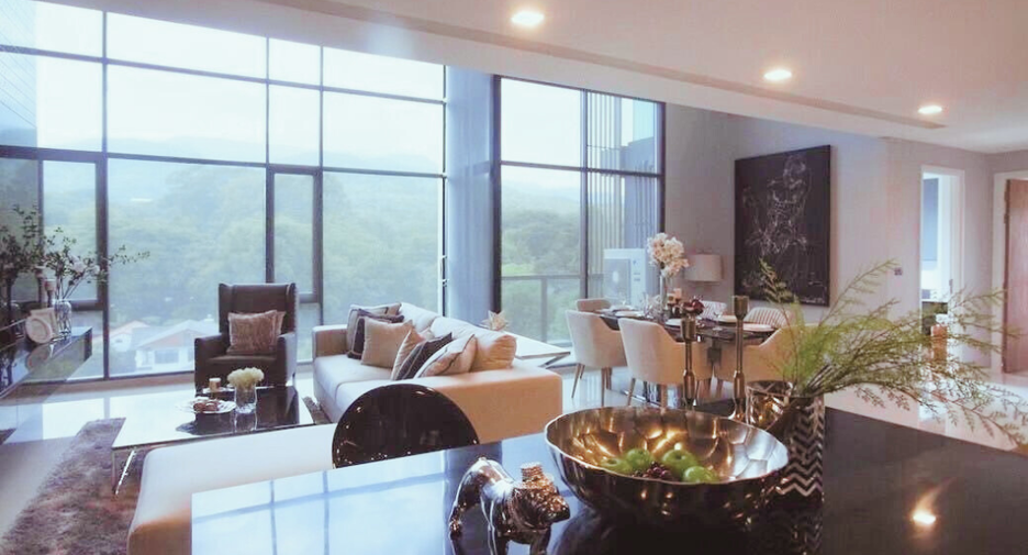 For sale 4 bedrooms condo in Mueang Chiang Mai, Chiang Mai