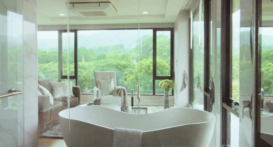 For sale 4 bedrooms condo in Mueang Chiang Mai, Chiang Mai