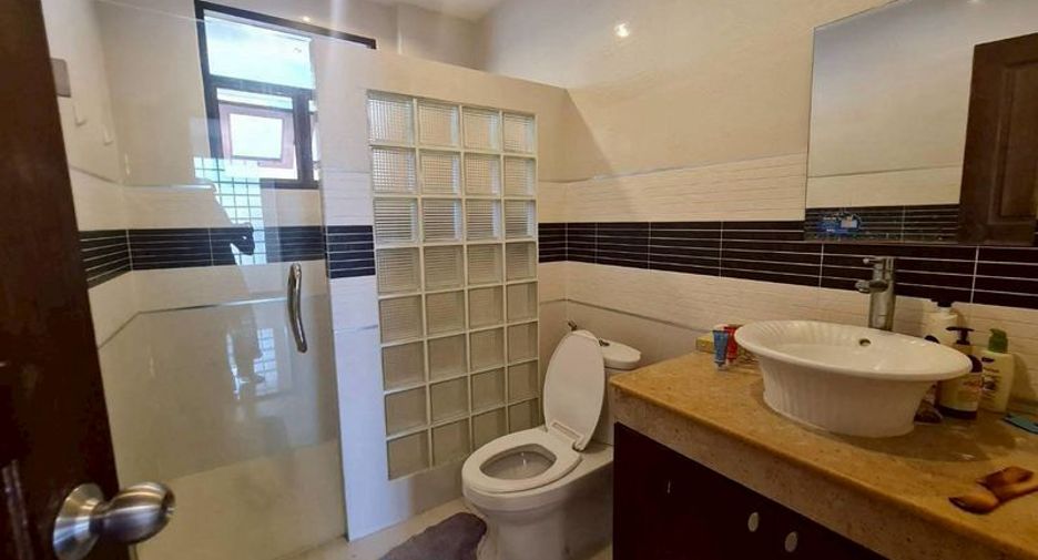 À vendre 3 chambres villa à Sattahip, Chonburi