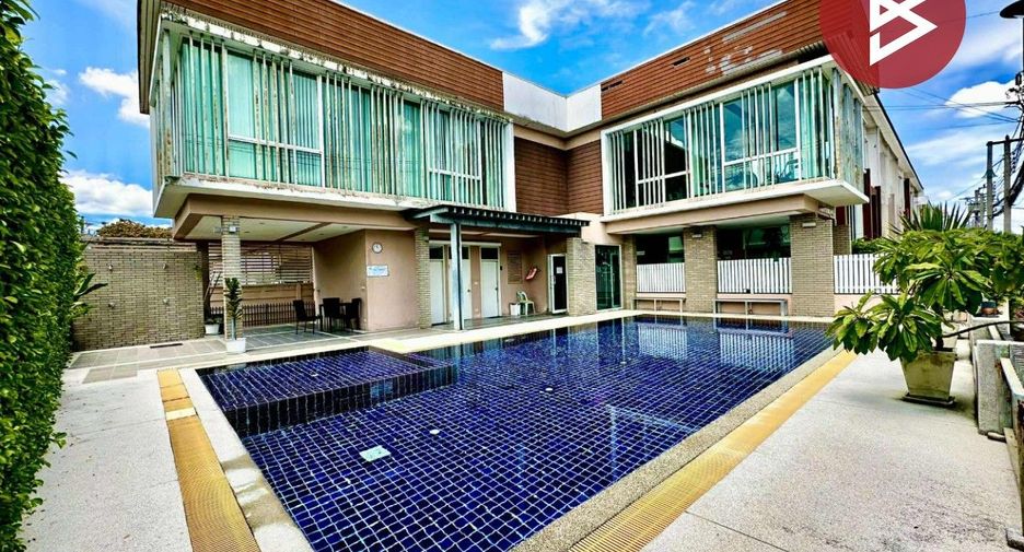 Casa adosada en venta de 3 habitaciones en Suan Luang, Bangkok