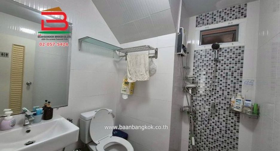 For sale 3 bedrooms house in Saphan Sung, Bangkok