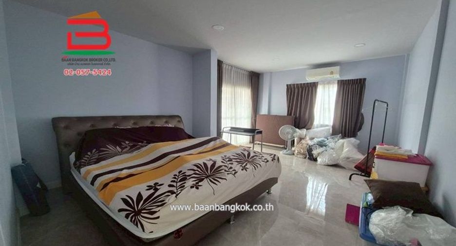 For sale 3 bedrooms house in Saphan Sung, Bangkok