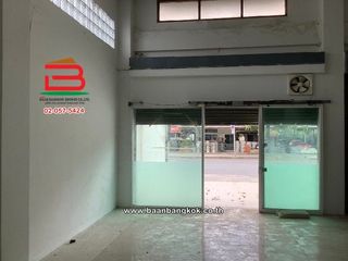 For sale 4 bedrooms retail Space in Sai Mai, Bangkok