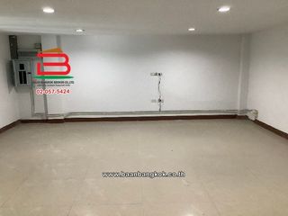 For sale 4 bedrooms retail Space in Sai Mai, Bangkok