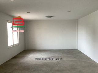For sale 4 bedrooms retail Space in Sai Mai, Bangkok