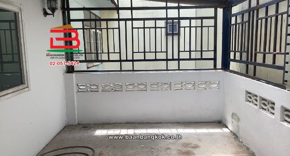 For sale 4 bedrooms retail Space in Sai Mai, Bangkok