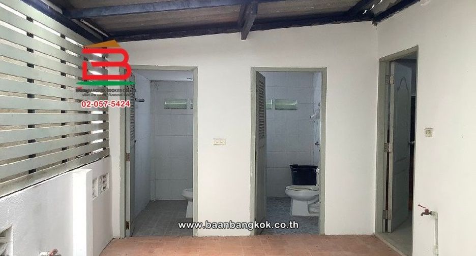 For sale 4 bedrooms retail Space in Sai Mai, Bangkok