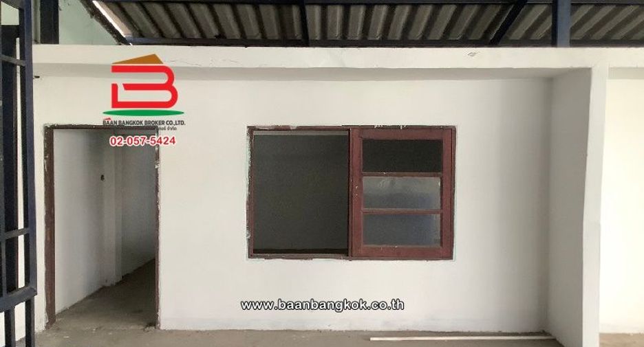 For sale 4 bedrooms retail Space in Sai Mai, Bangkok